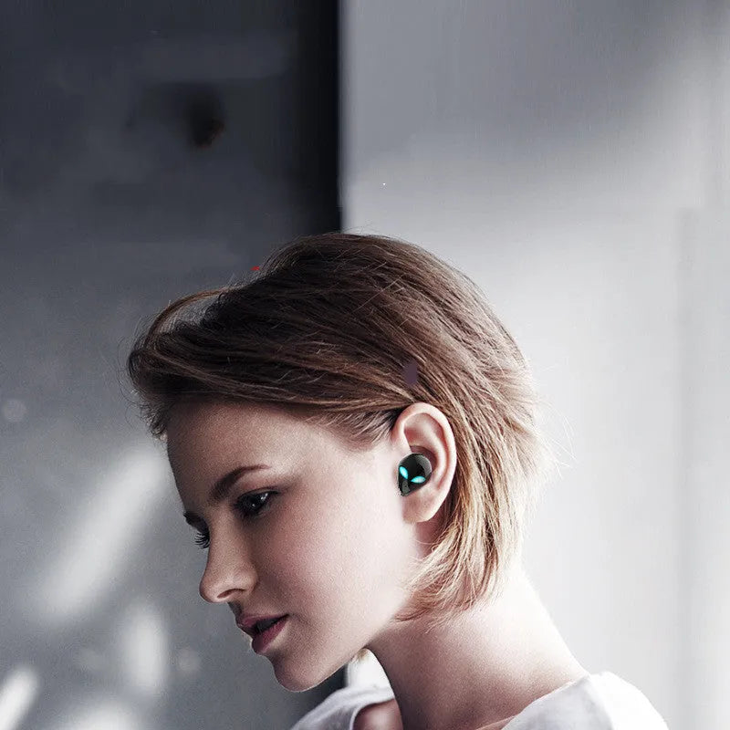 Creative Outer T8 Starman alien design wireless Bluetooth headphones and charging case