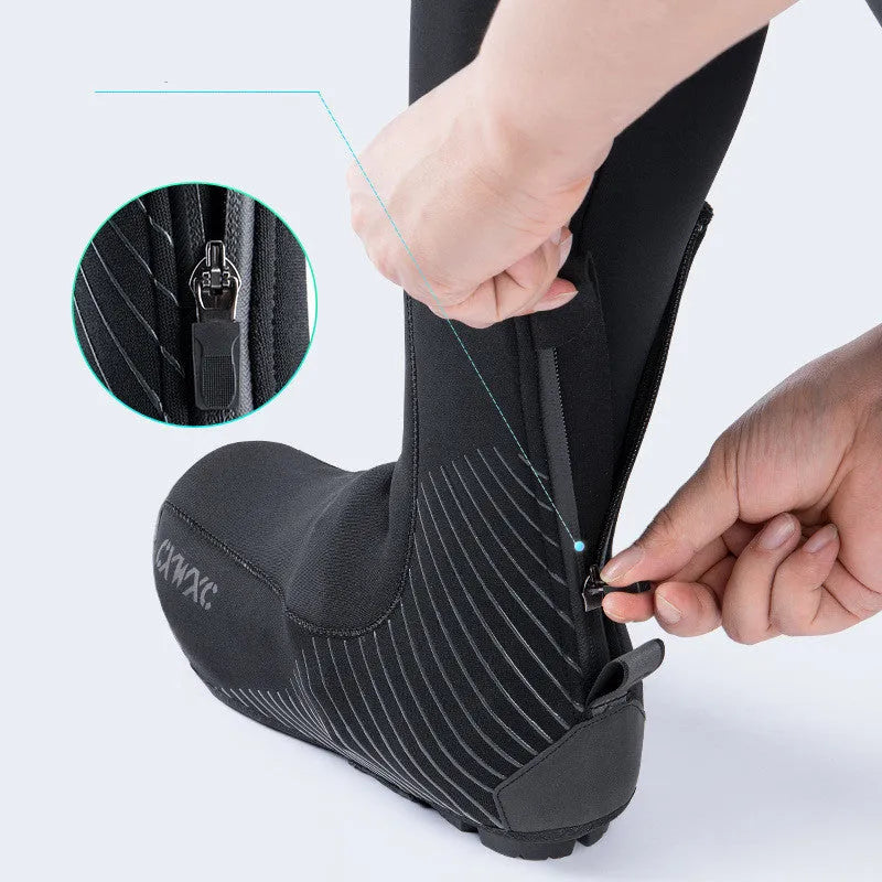 GIYO CX-204 204 black neoprene cycling shoe covers with reflective details and rear zipper