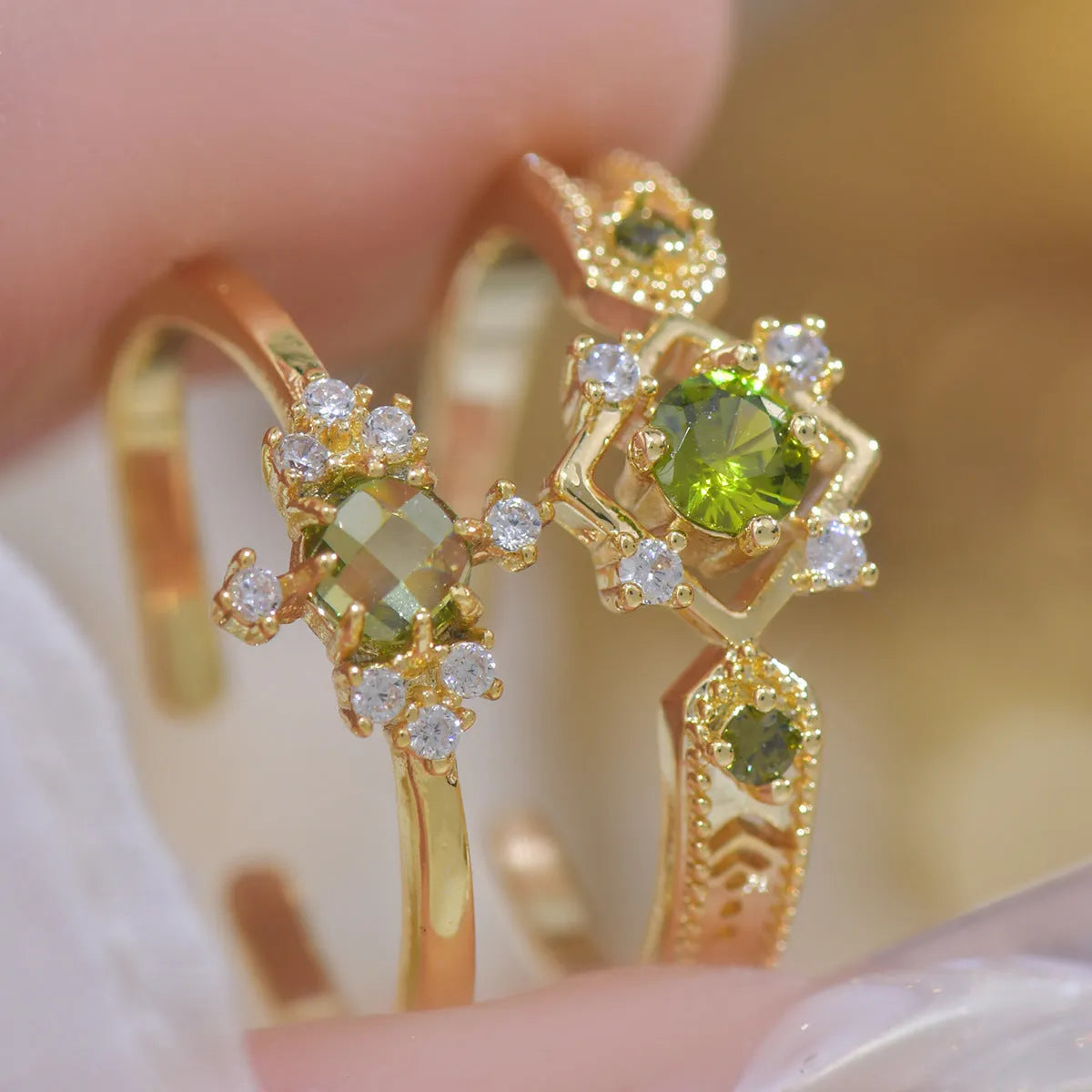 Geometric open mouth women's ring with zircon stones in olive green or purple on copper band