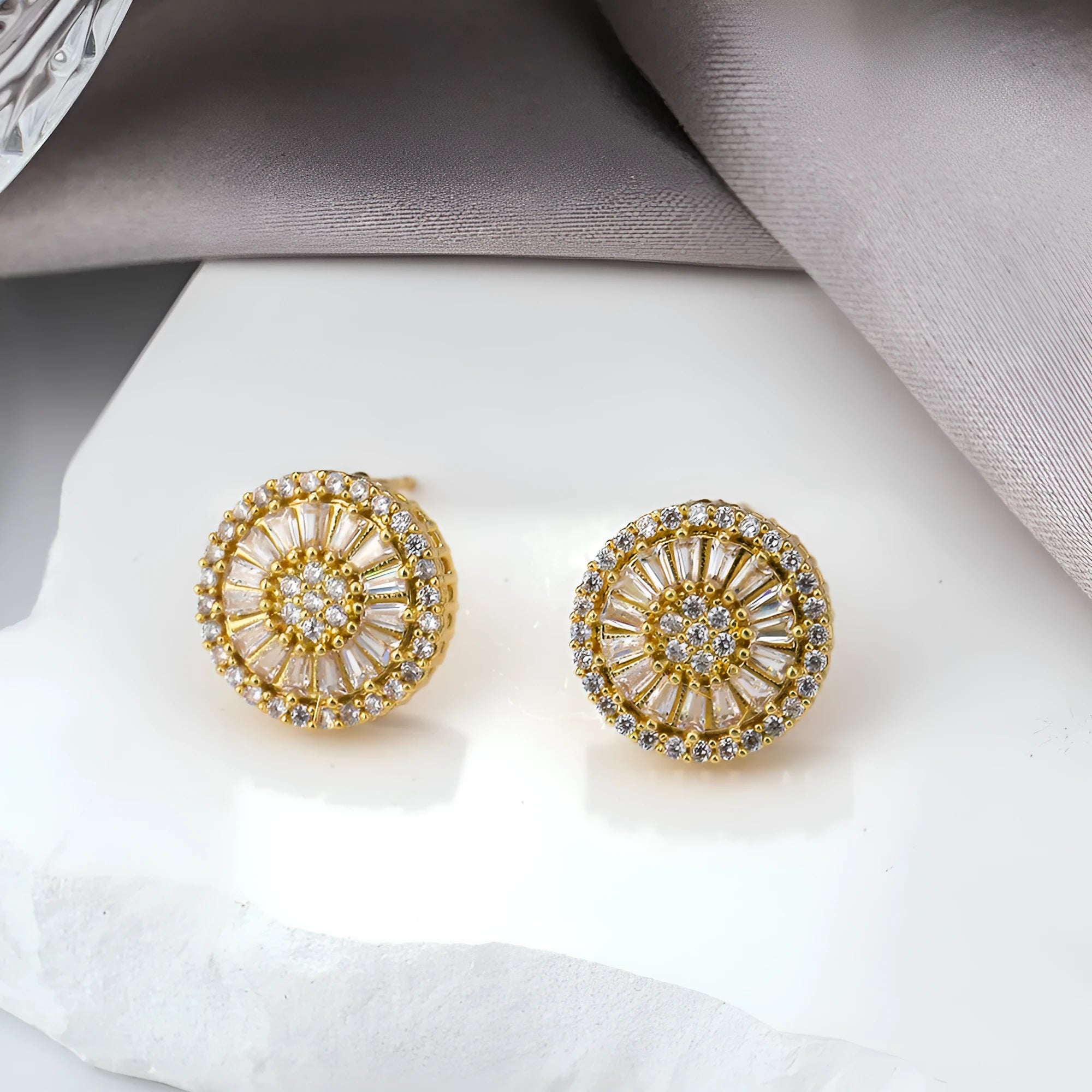 Geometric round pattern copper earrings with electroplated gold finish