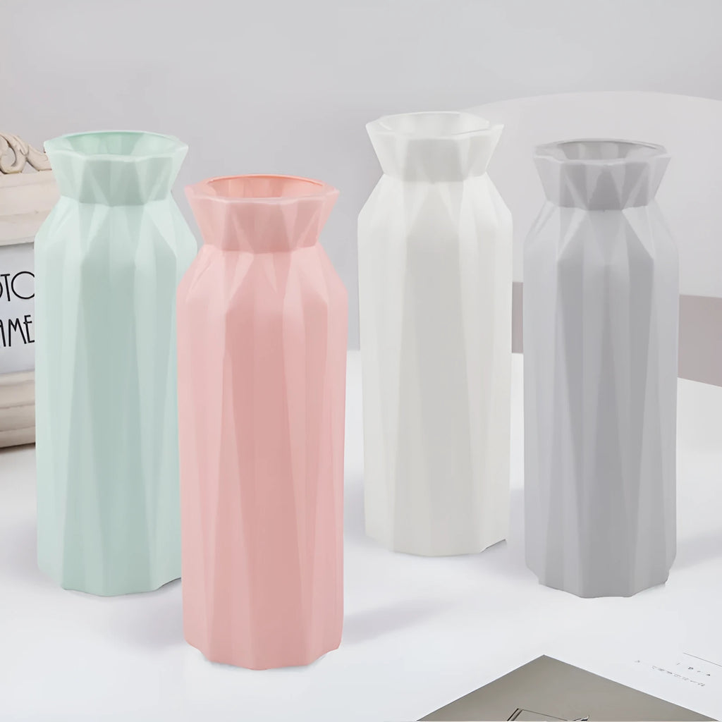Simple drop-resistant melamine plastic vase in green, grey, pink or white with a 7.2 cm base.