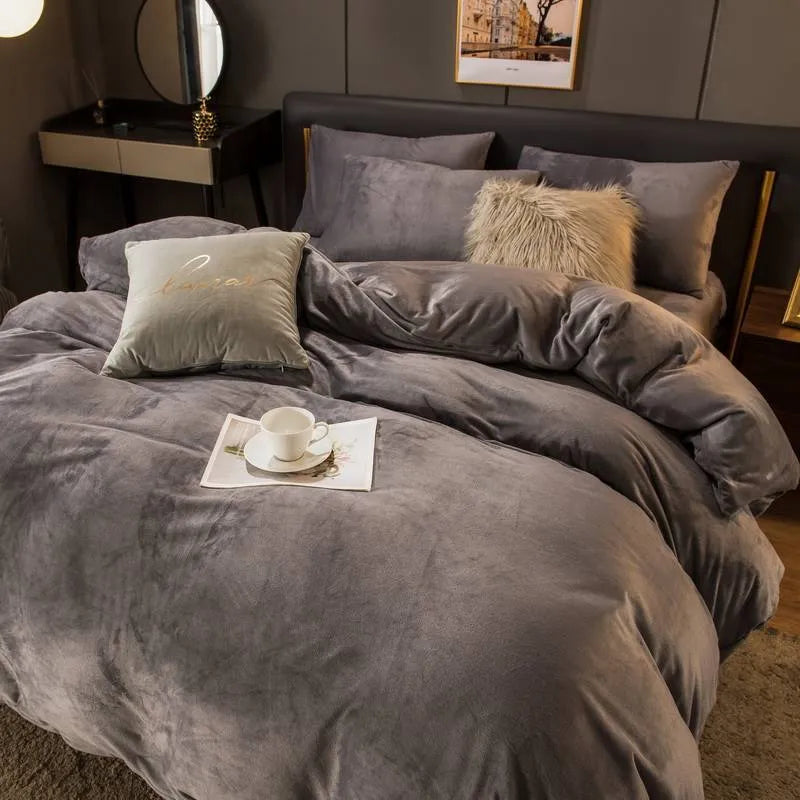 Double bed flannel bedding set in light gray with flange detail, solid colour polyester coral velvet