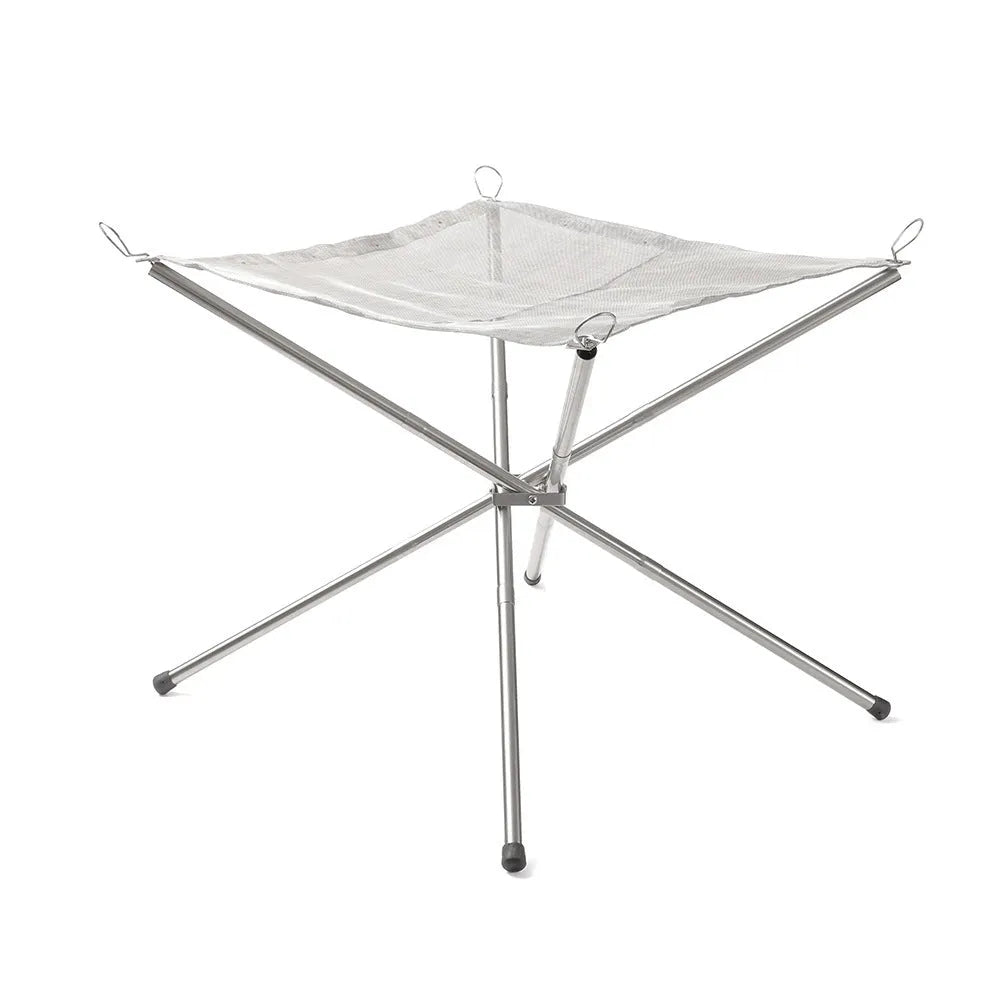 Stainless steel barbecue grill with included cooking net in silver finish