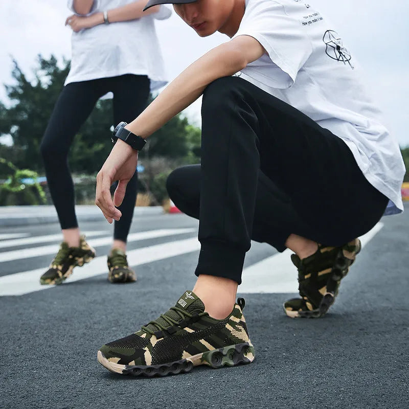 Camouflage ultralight mesh running shoes with low-top design and rubber sole