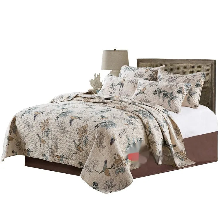 Quilted pure cotton bed cover set with printed pattern for a 1.5-1.8m bed, shown with two pillowcases.