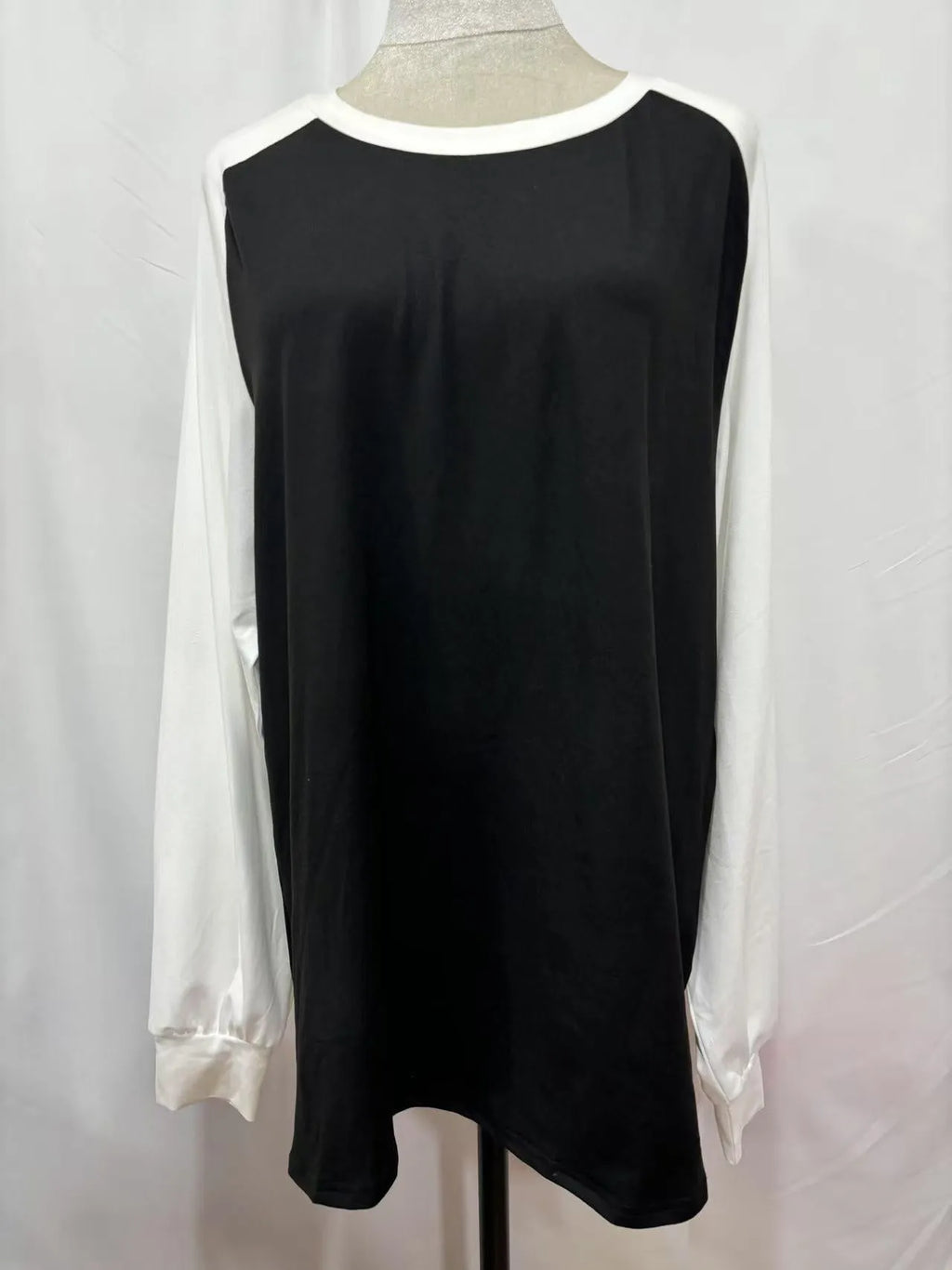 Men's long sleeve round neck t-shirt in polyester available in black, blue, grey, and pink colours.