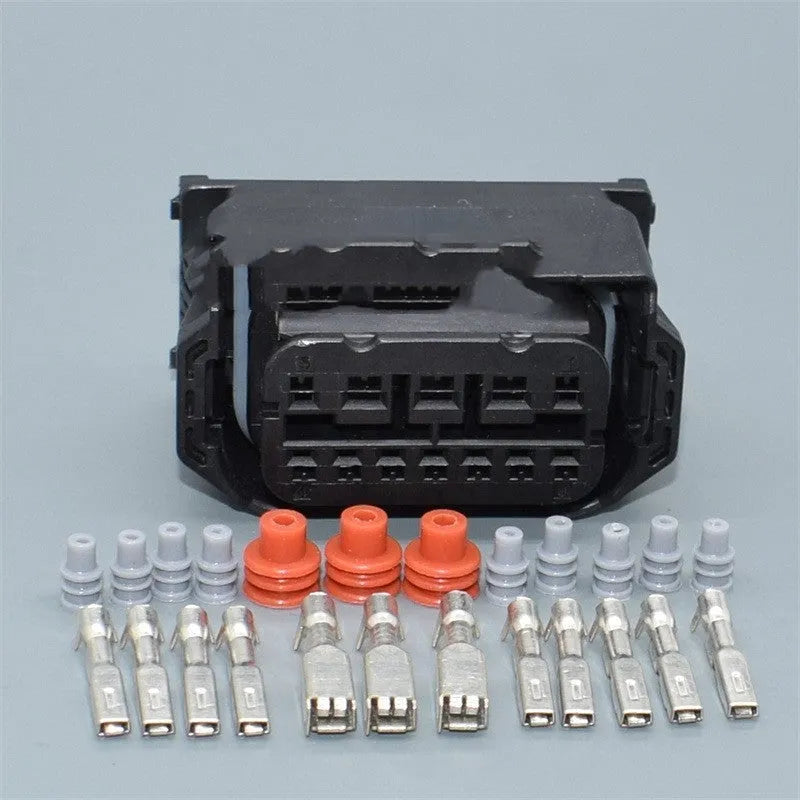 Black BMW headlight electrical connector plug for X1 E90 E92 models, part number DJ7121W-1.5 2.8-21