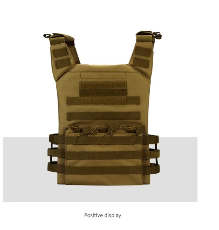 Men tactical vest in khaki colour with MOLLE panels and adjustable fit