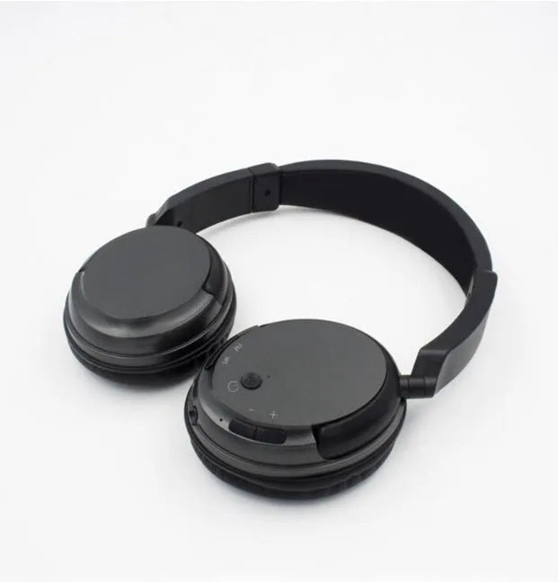 Black stereo wireless headset with USB FM transmitter and 3.5mm audio cable for 30-metre wireless range