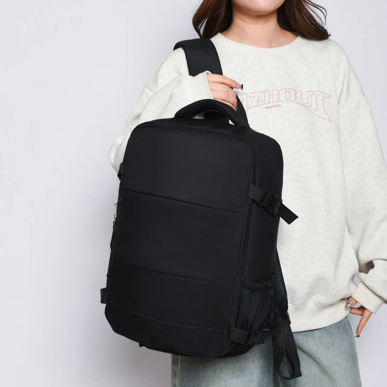 Large capacity dry wet separation backpack in solid colour with breathable design, free size, 20-35L
