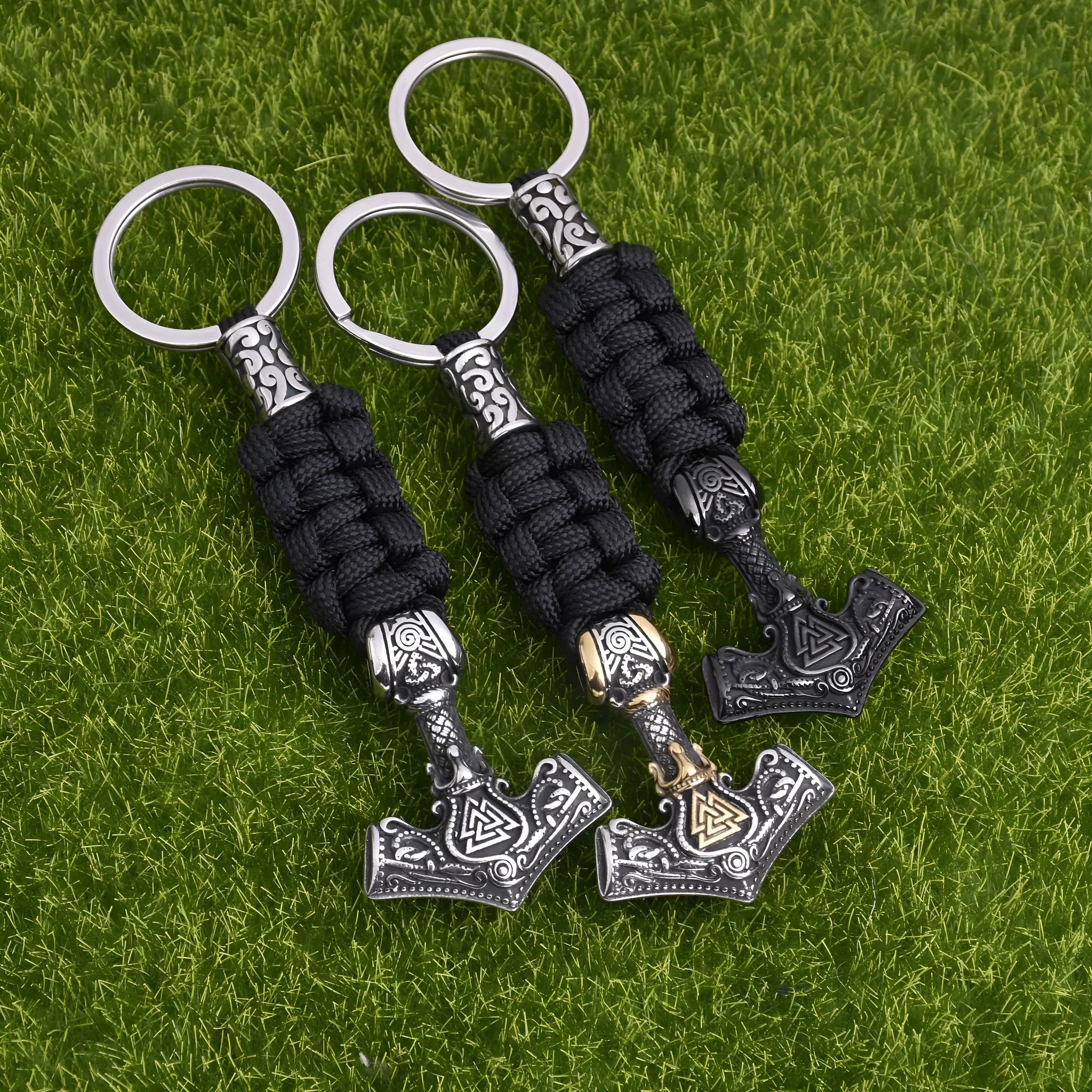 Viking triangle rune impactor keychain in steel colour with bear pattern on stainless steel surface