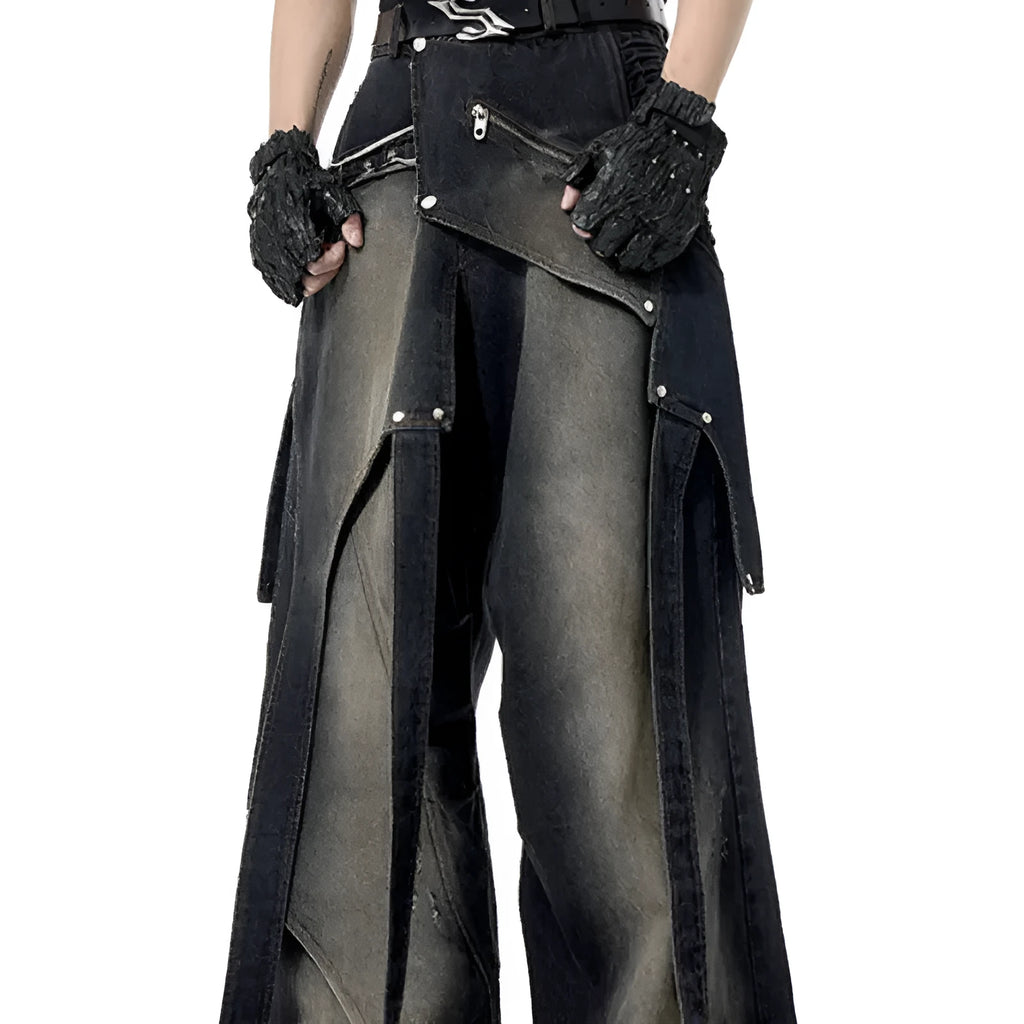 Youthful deconstruction worn jeans in cotton with front zipper available in sizes S M L XL