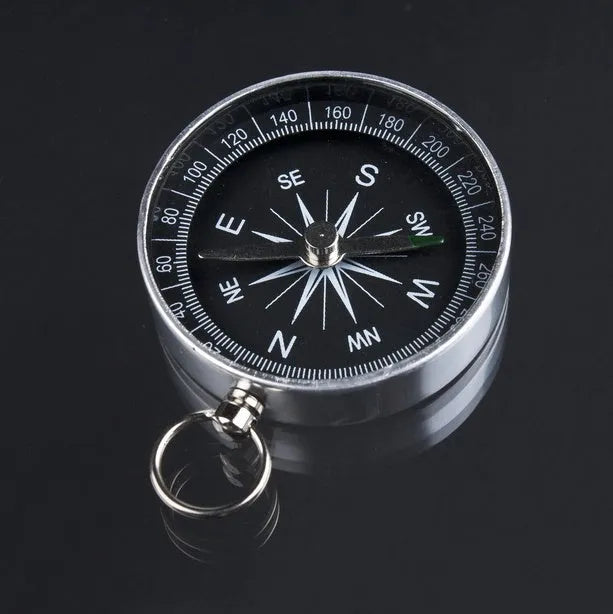 Silver metal compass with 45mm diameter dial and aluminium shell