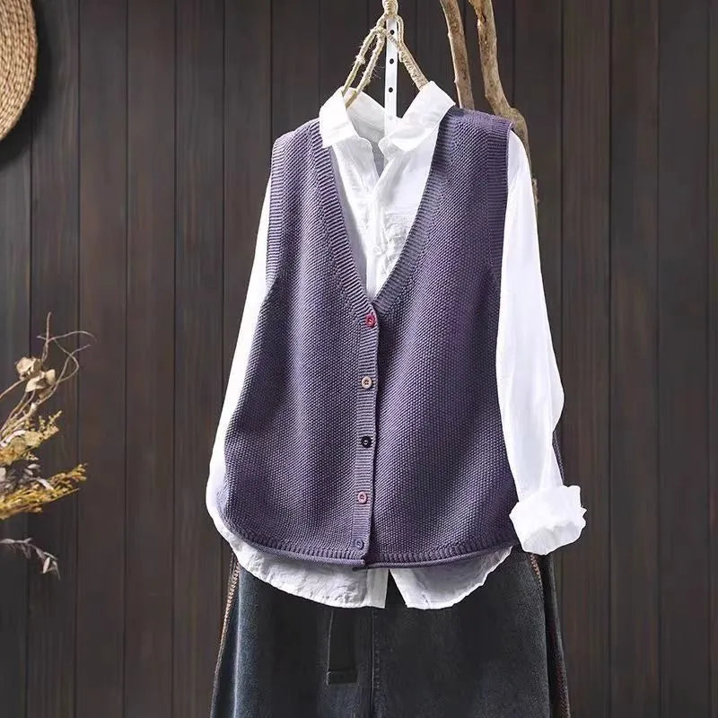 Women's v-neck solid colour buckle knitted cardigan vest in chenille fabric