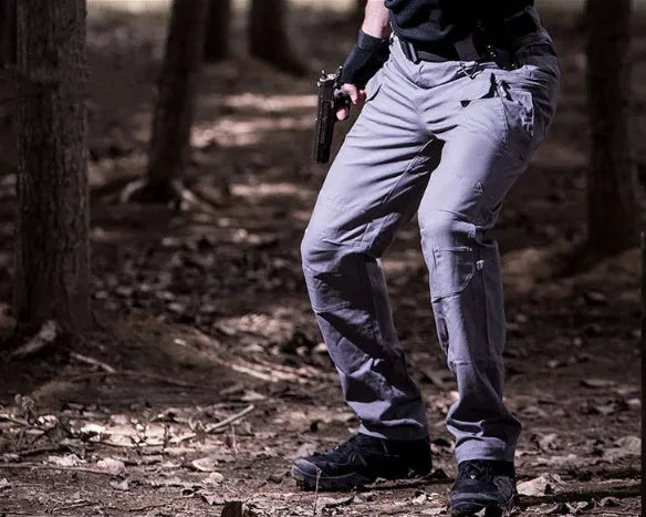 Men's tactical cargo trousers in IX7 ash colour, multi-pocket straight-leg design
