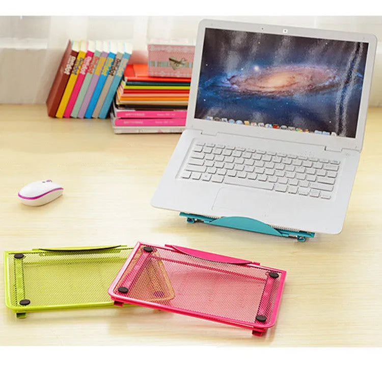Foldable laptop stand in black iron with semi-circular baffle and non-slip pads on a desk