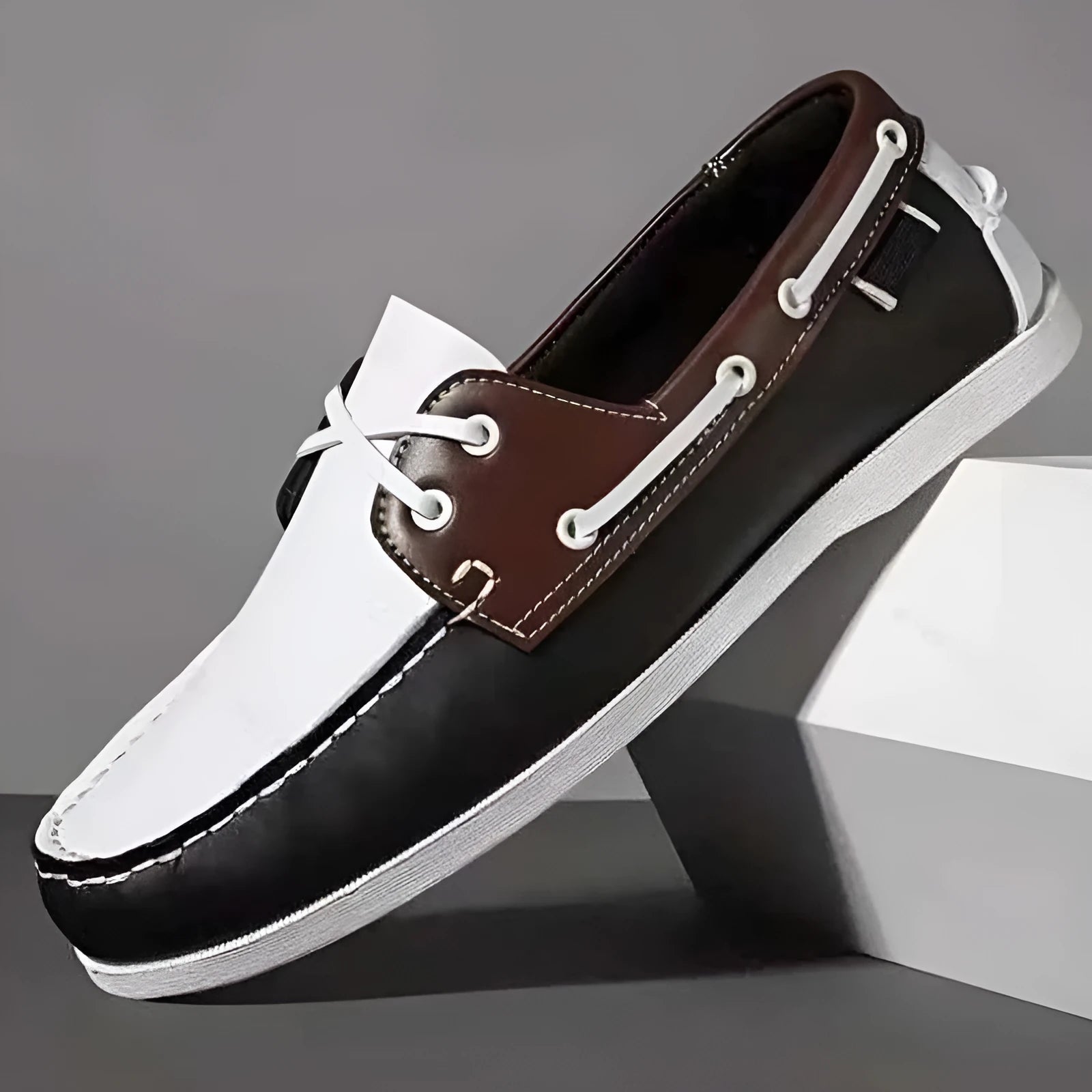 Men's British-style casual shoes with artificial PU uppers in flat-heel design