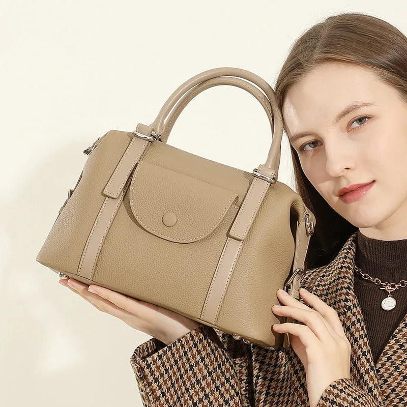 Genuine leather ladies handbag with single shoulder strap in black, brown or elephant grey colour