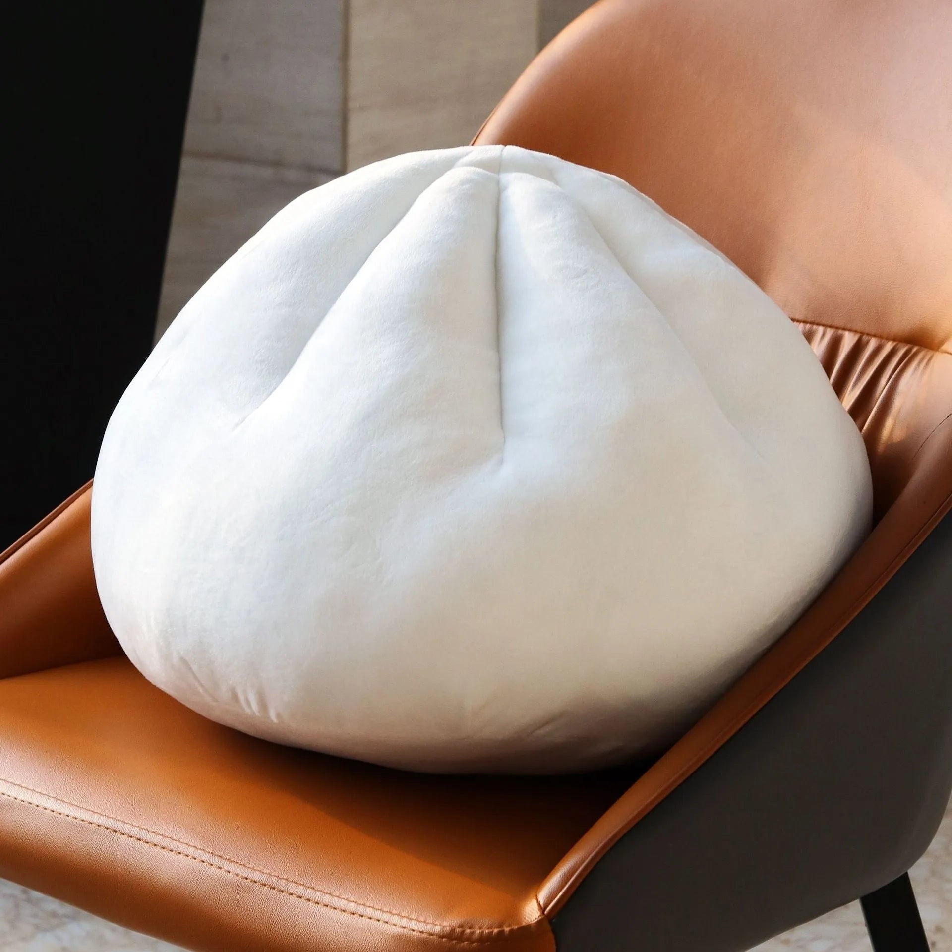Stuffed bun pillow in steamed meat dumpling shape, 40cm plush fabric novelty cushion