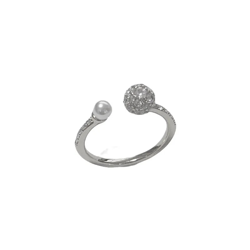 Women's open-mouth adjustable ring with round zircon stone and pearl accent in gold or silver plating