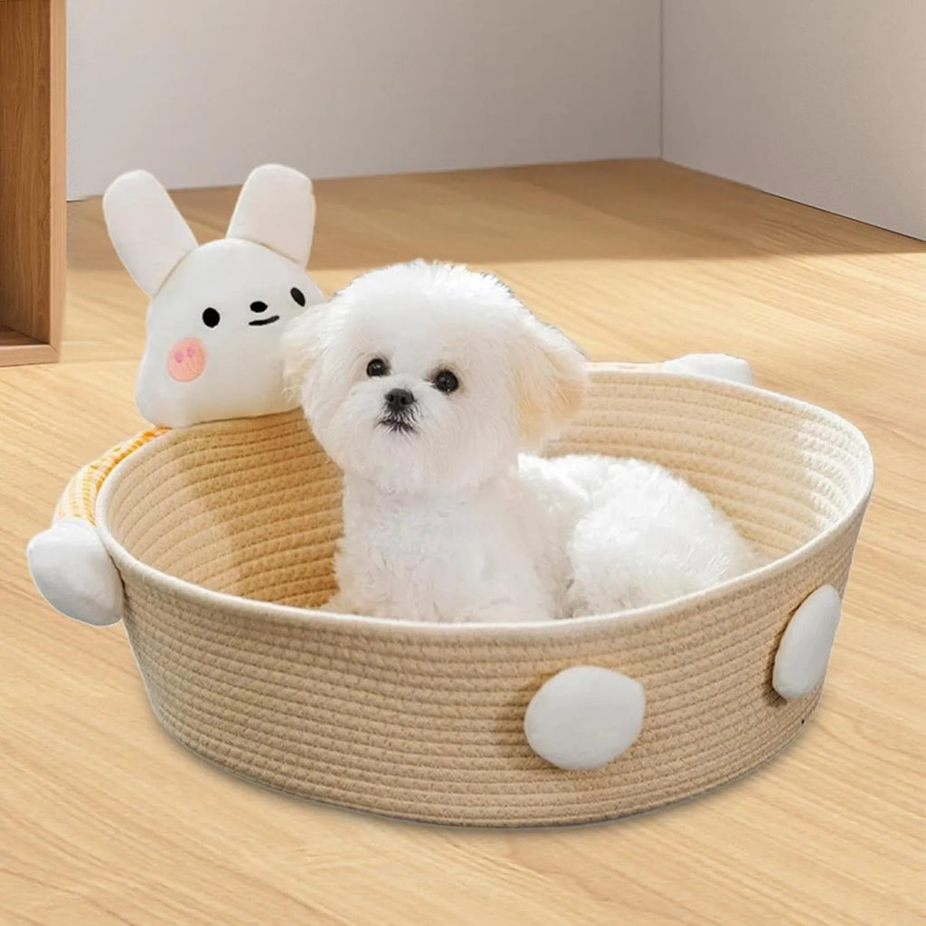 Woven cotton rope cat bed basket with scratching pad, featuring a bear design.