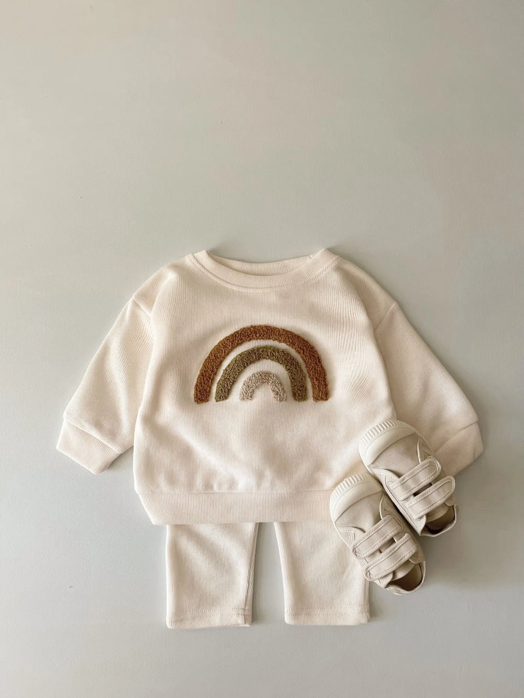 Alphabet-embroidered baby two-piece suit in cotton Korean style with long sleeves and trousers