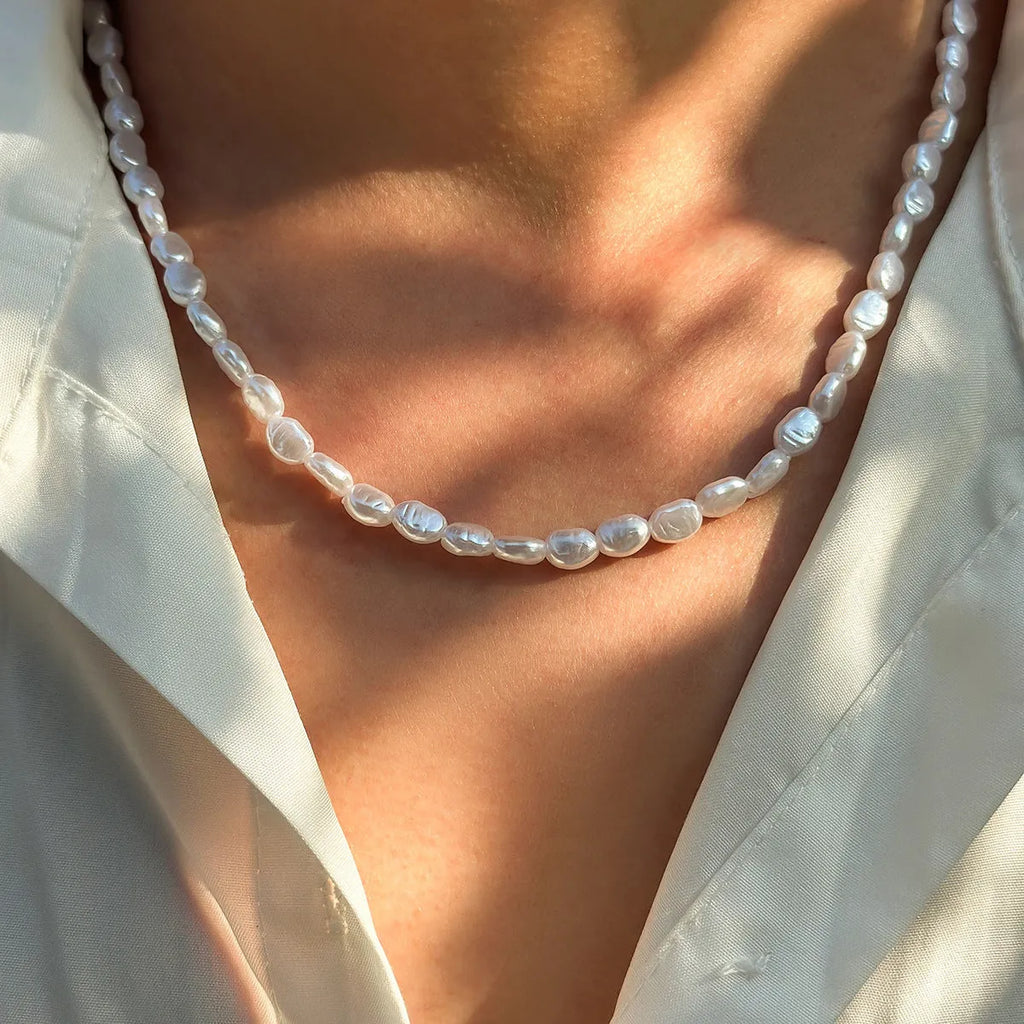 Men's white U-shaped pearl clavicle necklace with adjustable chain