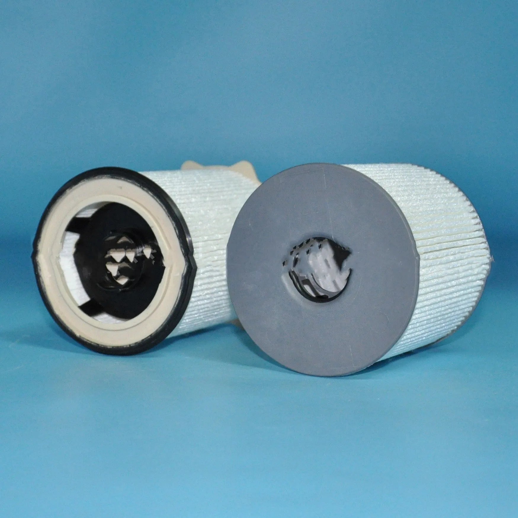 White RAM diesel fuel filter kit for 1500-5500 trucks with chemical fibre filter and nitrile rubber seal.