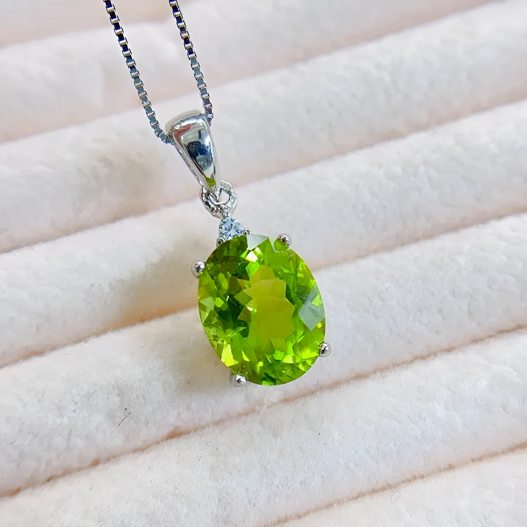 Natural peridot pendant necklace on silver chain with platinum plating for women casual style
