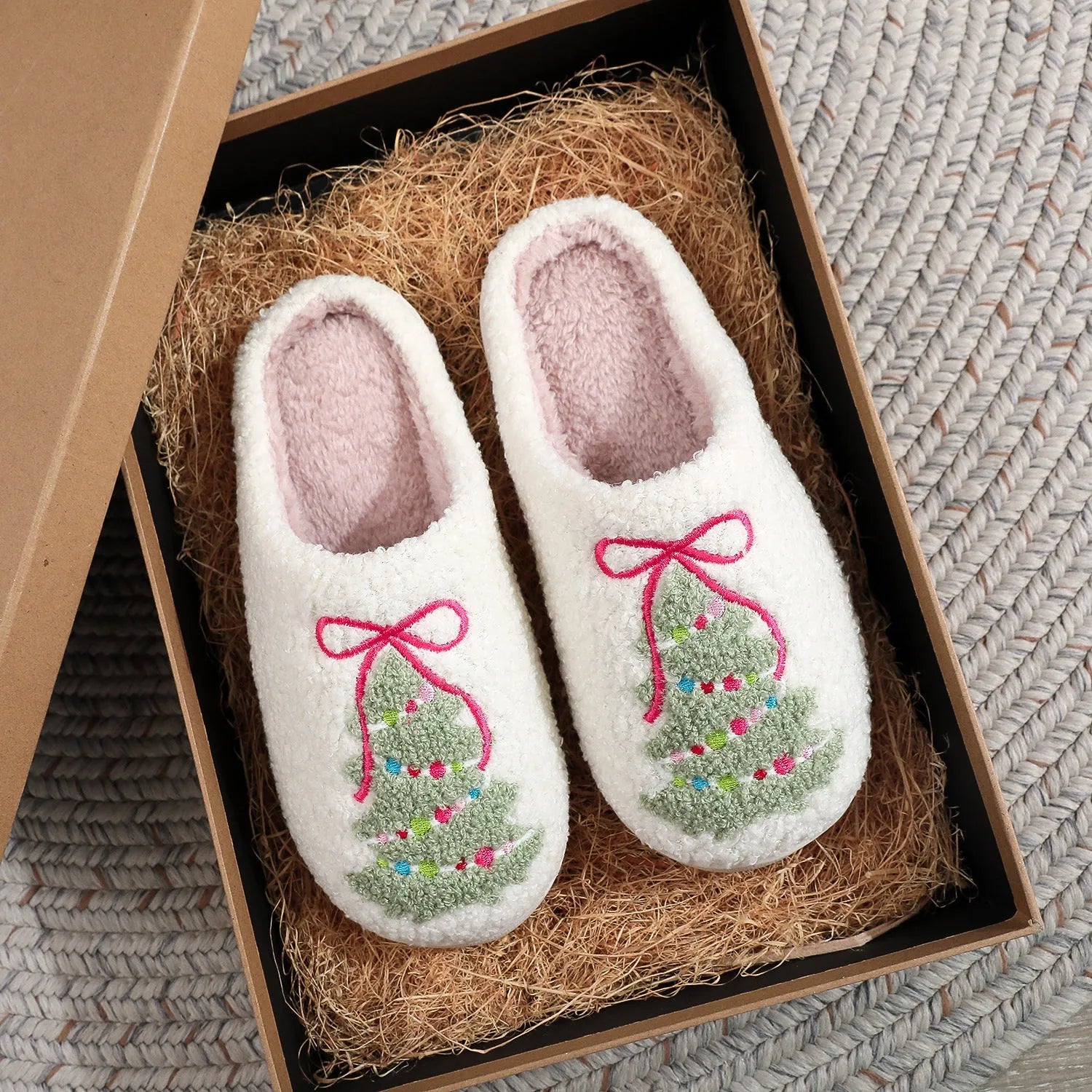 Pair of Christmas tree pattern cotton slippers with bow, thickened plush upper, round toe design, neutral gender