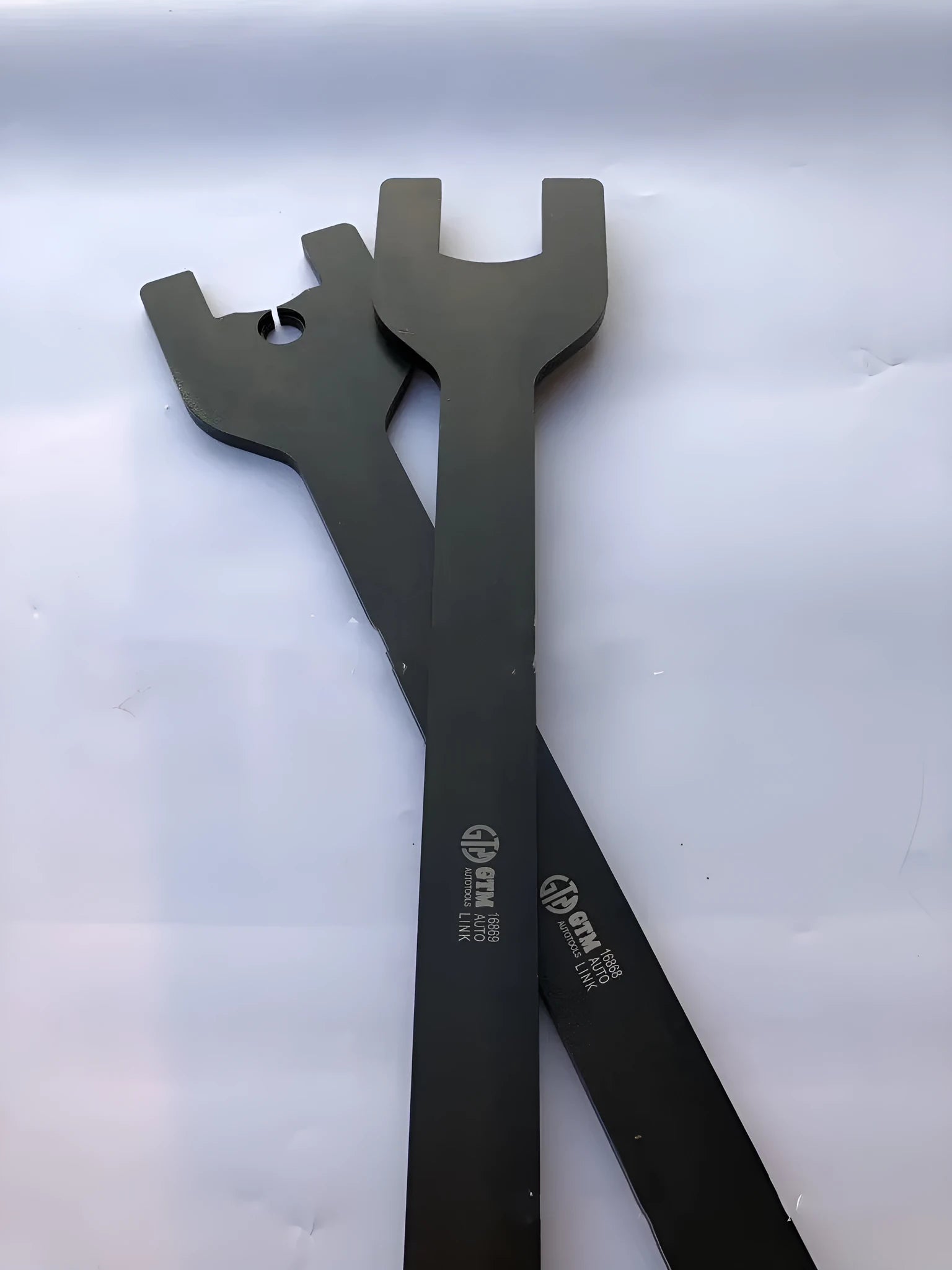 Two heavy-duty alloy steel wrenches for Land Rover fan couplers, sizes 36mm and 40mm.