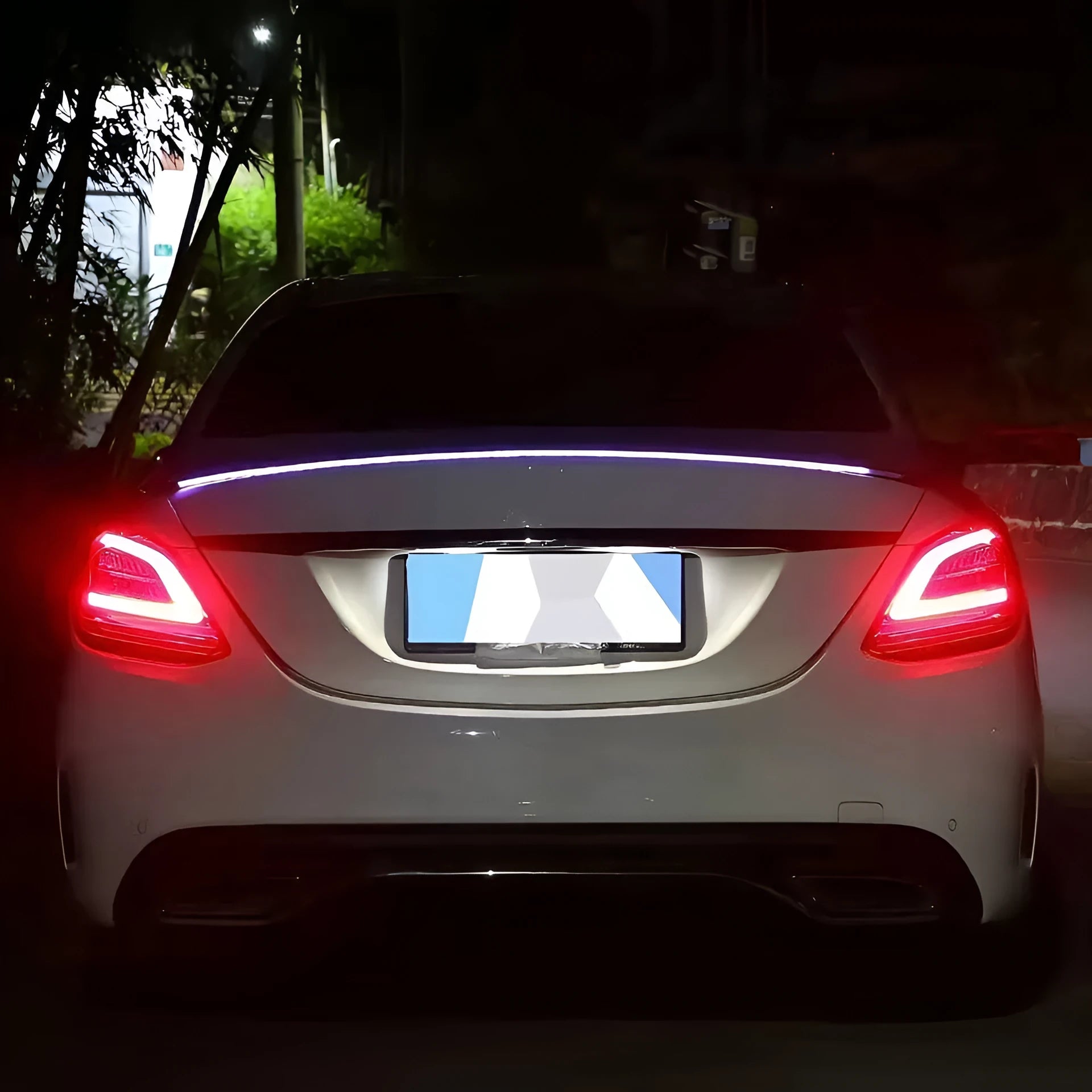 Flexible automobile LED streamer tail light in 1.2m and 1.3m lengths with multiple lighting mode options