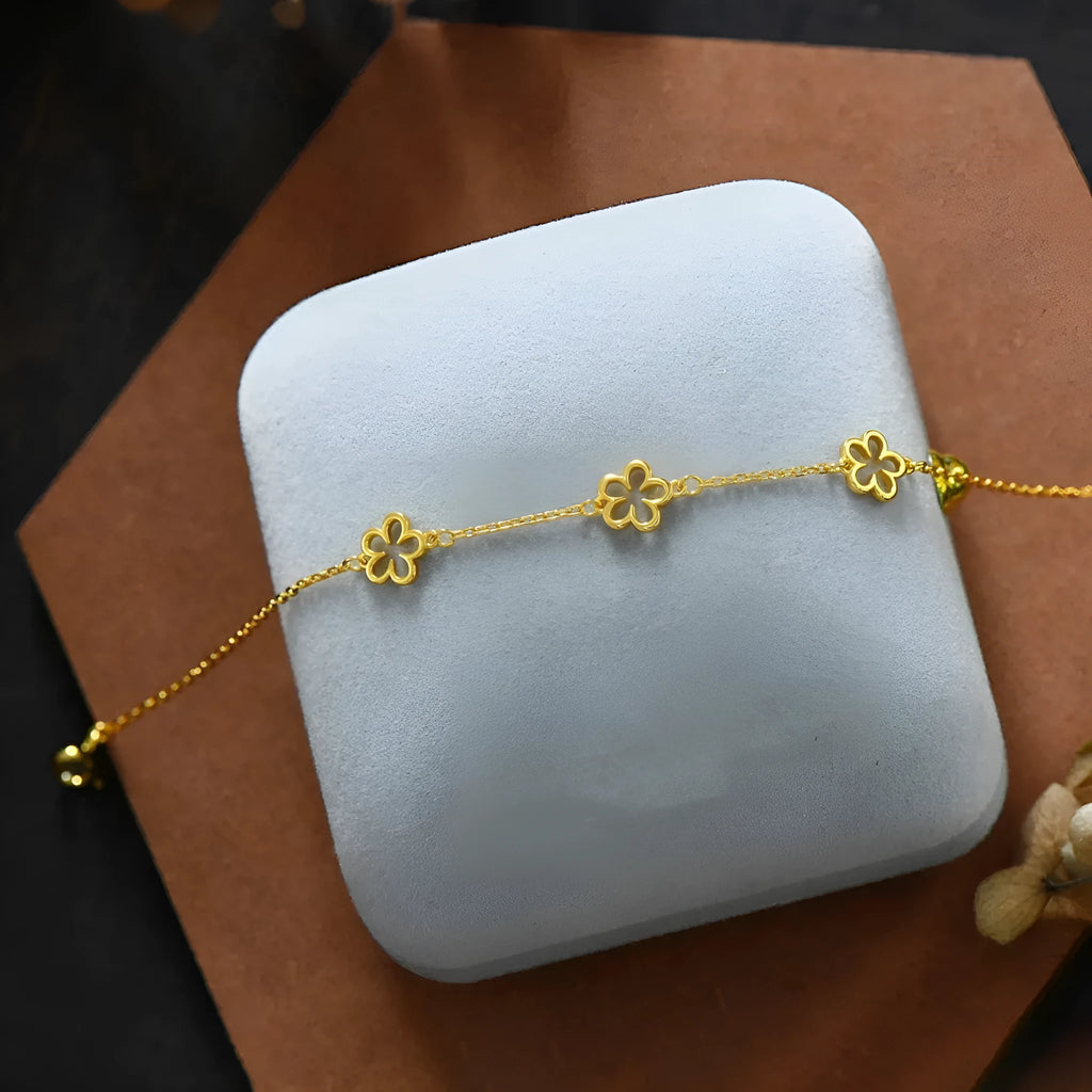 Women's S925 sterling silver bracelet with heart-shaped flower design in white gold or golden colour