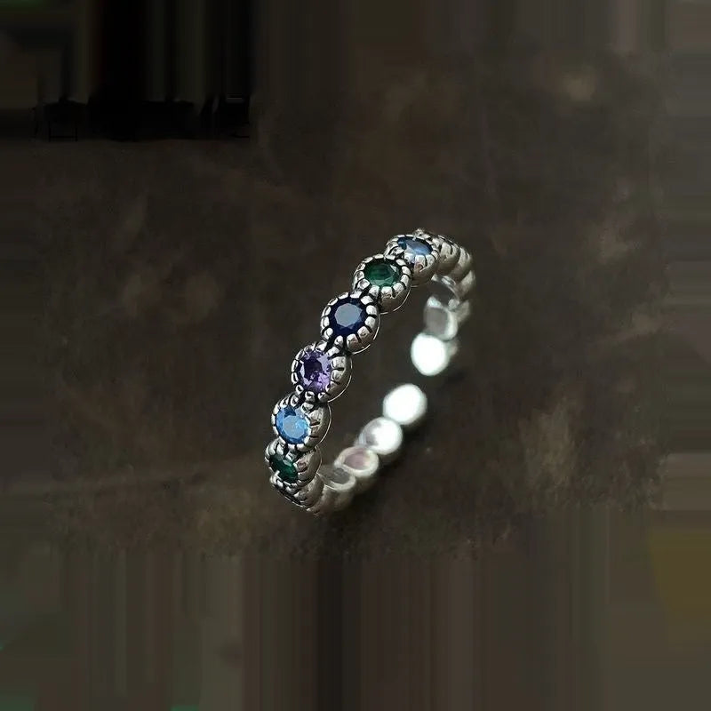 Women's adjustable ring with round zircon in retro silver geometric design