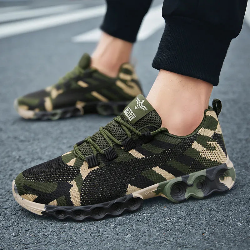 Camouflage ultralight mesh running shoes with low-top design and rubber sole