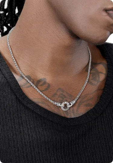 S925 sterling silver clavicle necklace with geometric pendant on silver chain