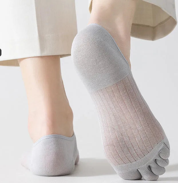 Modal five-finger ultra-thin boat socks in black, white, grey, and khaki colours for summer.