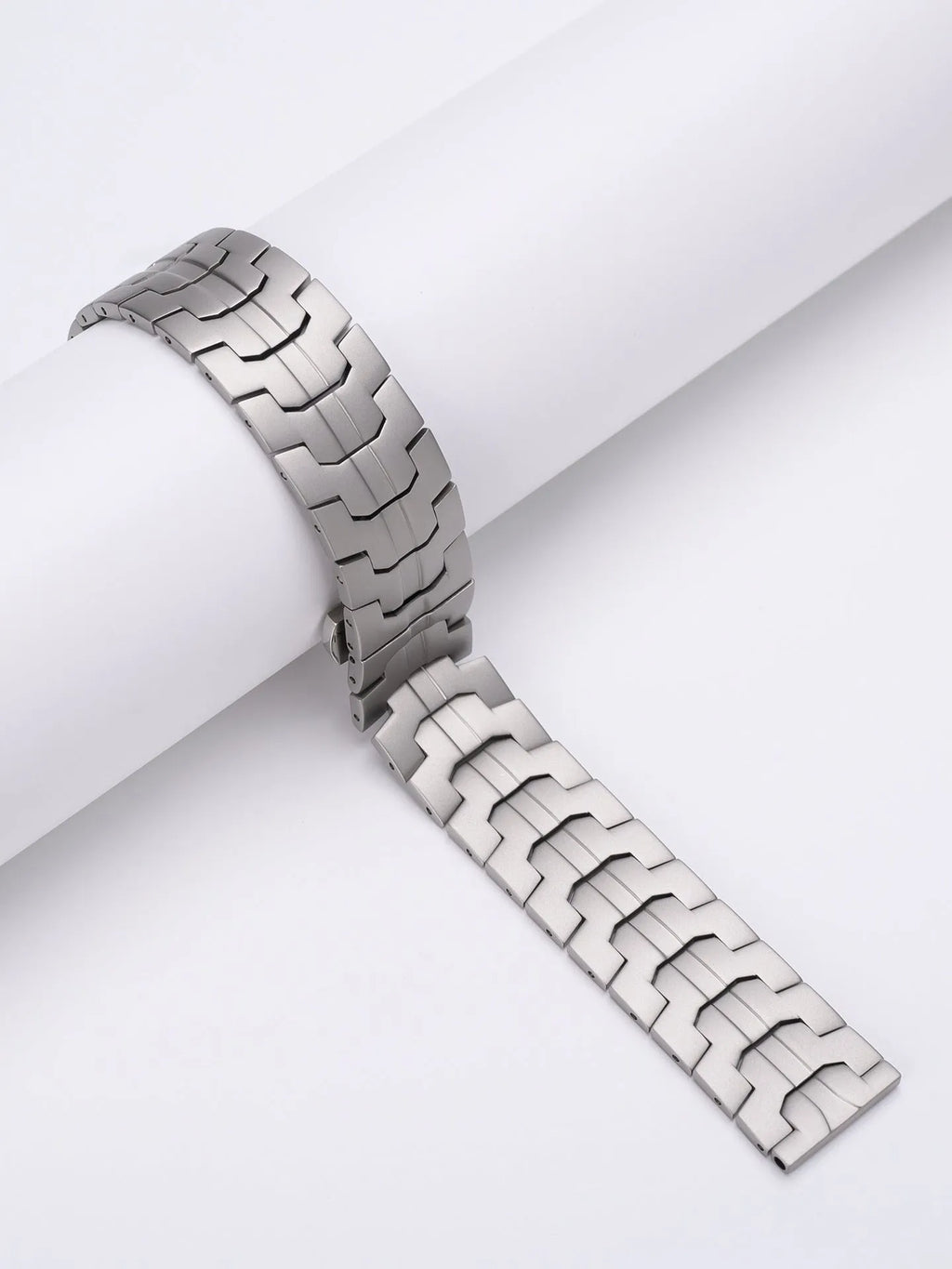 Stainless steel watch band for Samsung Galaxy Watch in silver, shown in 20mm universal size.