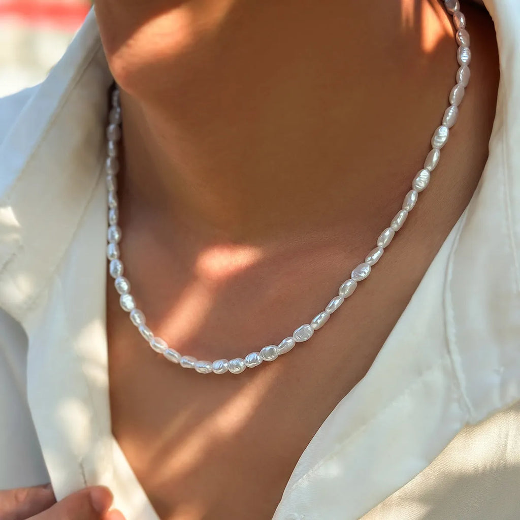 Men's white U-shaped pearl clavicle necklace with adjustable chain