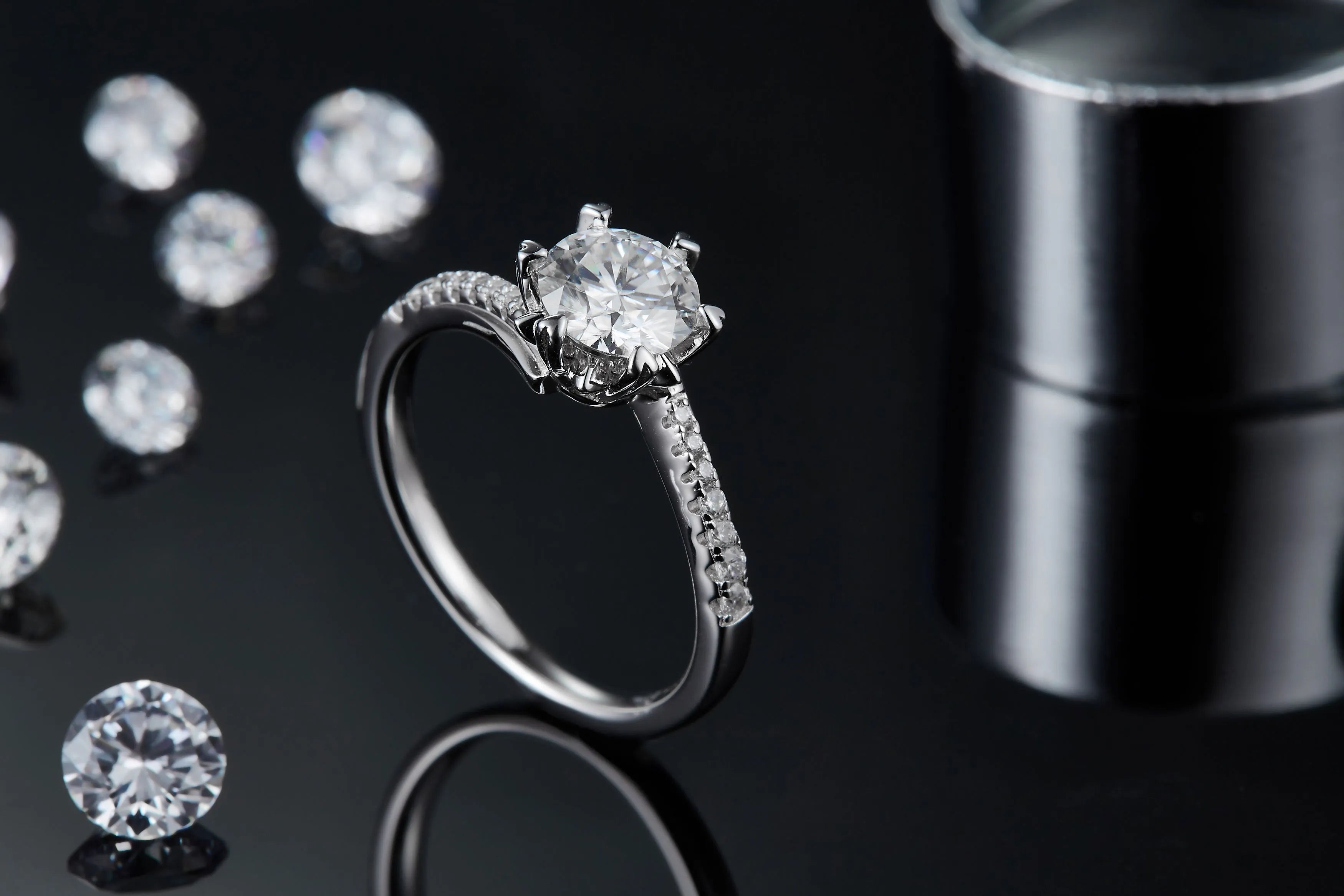 Snowflake Dance 1-carat moissanite wedding ring set on S925 silver with platinum plating and gift box