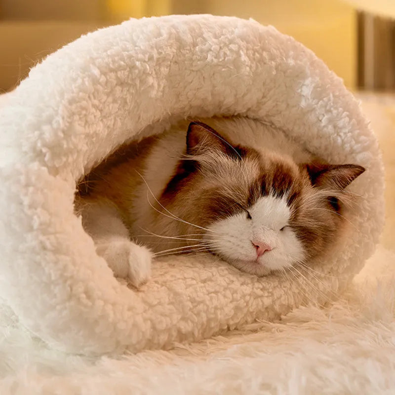 Cat sleeping bag nest with fleece fabric exterior and bear pattern in light brown colour