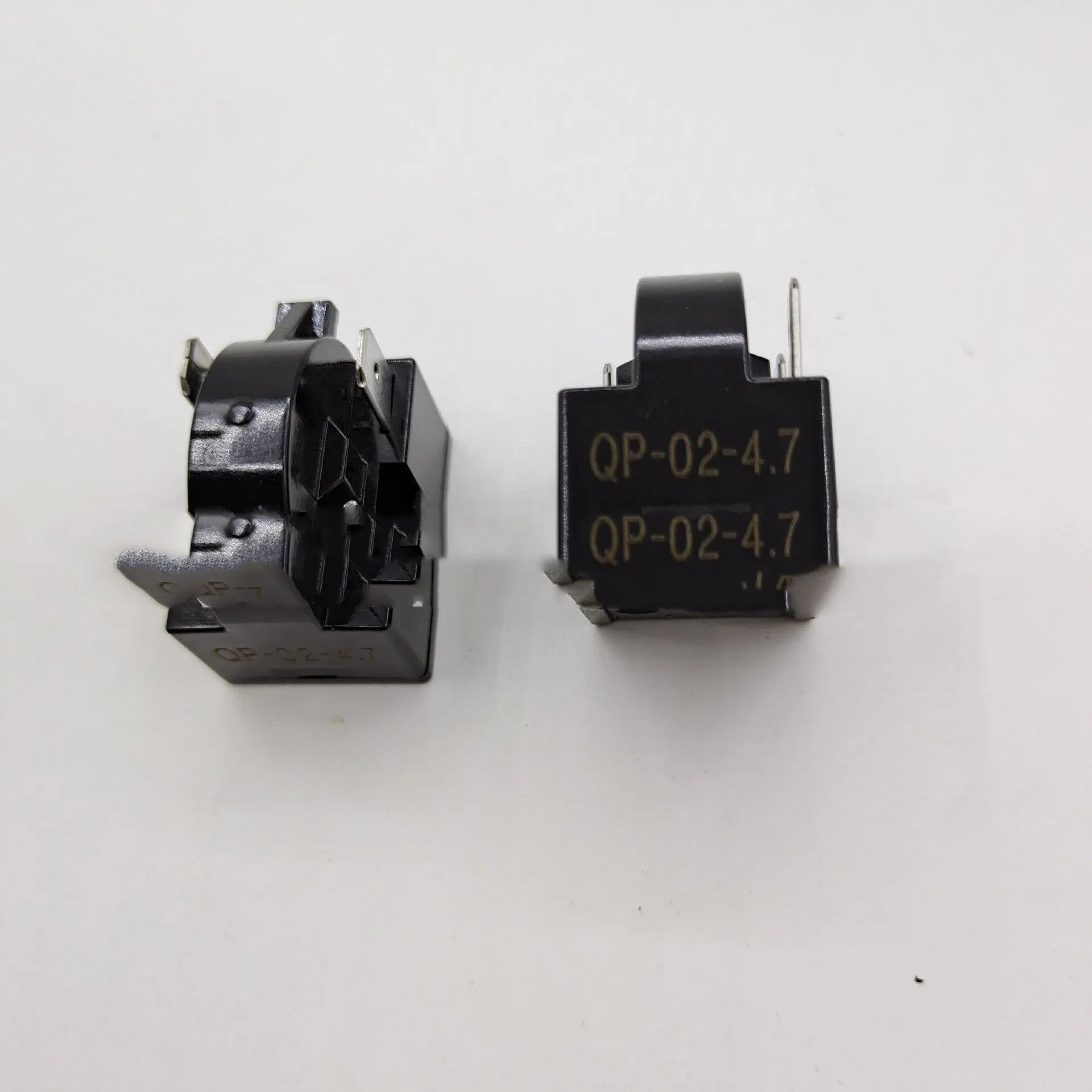 QP-02 4.7 Ohm triangle PTC starter in black plastic casing for refrigerator compressor