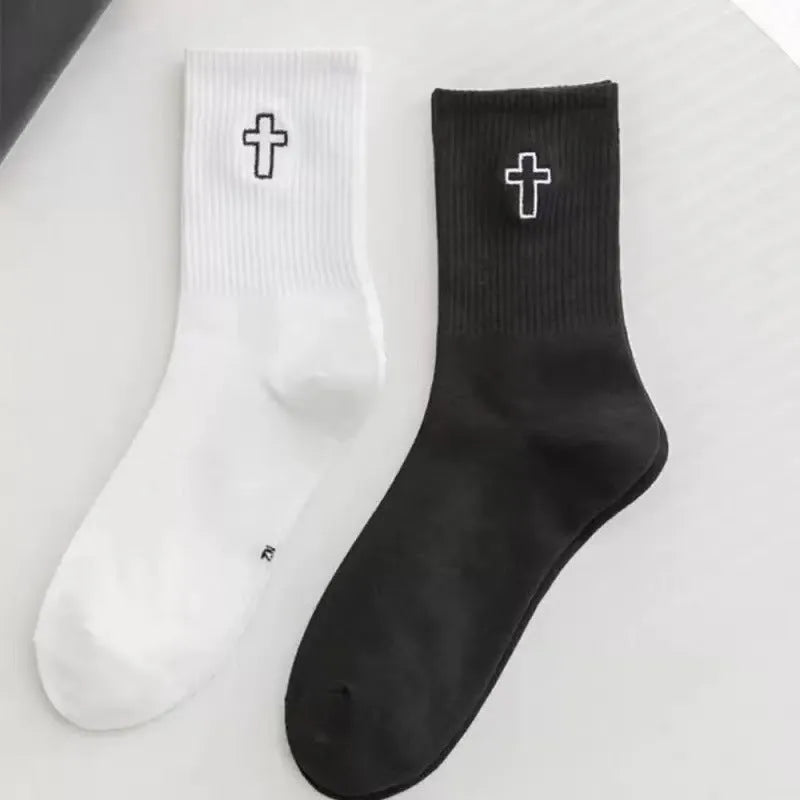 Pack of 5 black mid-calf socks made from polyester for sweat absorption and odour control