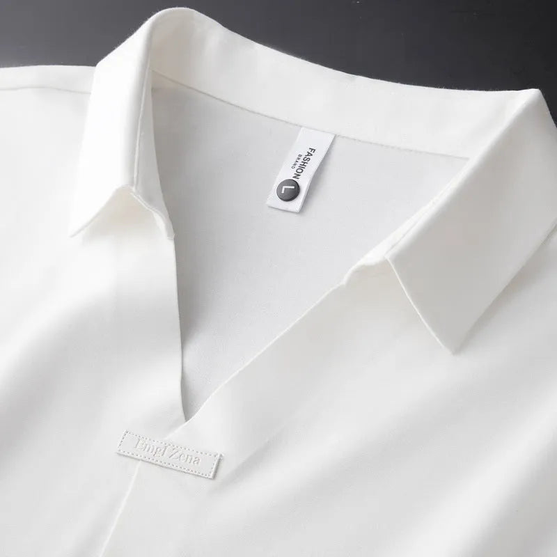 Men's lapel polo short-sleeved T-shirt in slim fit design available in three colours