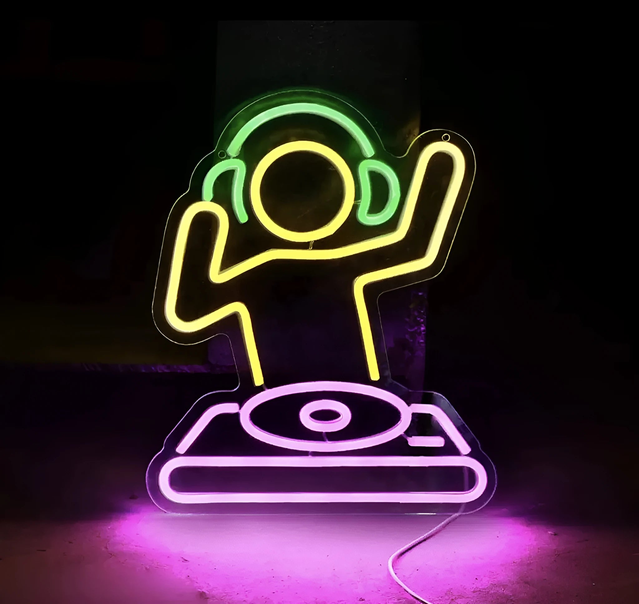 A USB-powered LED neon light shaped in a 40cm by 30cm 'z-style' for game room wall decoration.