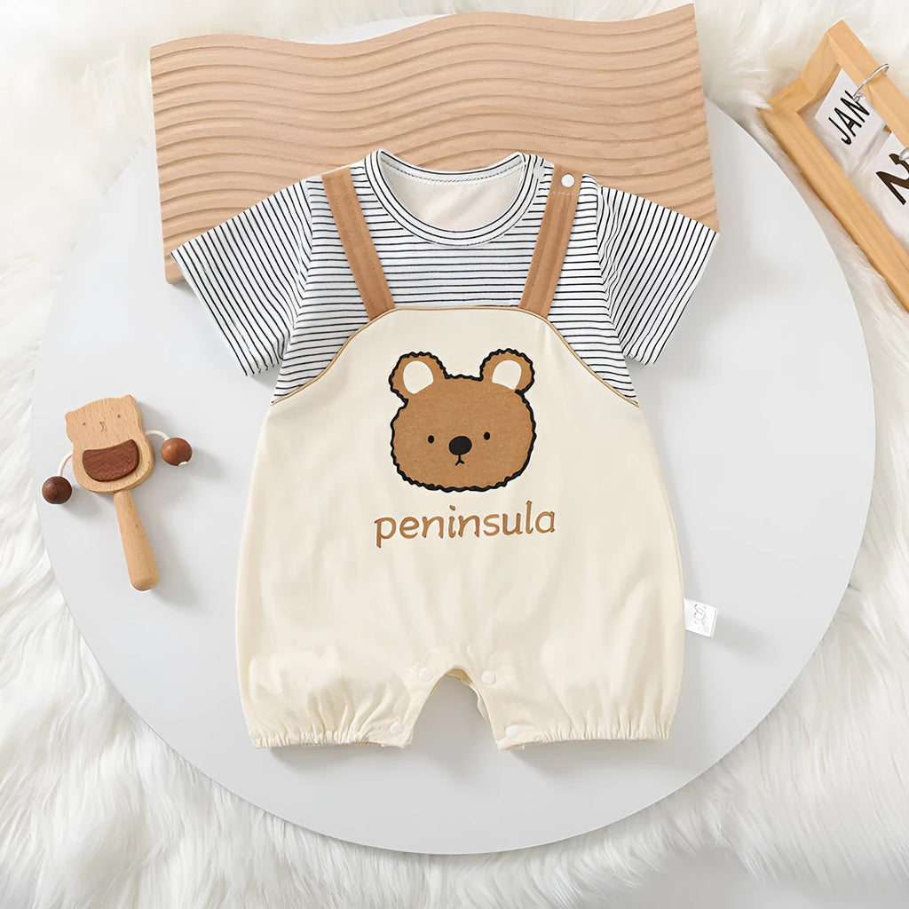 Cotton baby short sleeve romper with a cartoon bear print, Korean style.