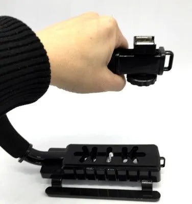 C-type handheld camera stabiliser bracket for DSLR cameras with plastic construction and sponge elements