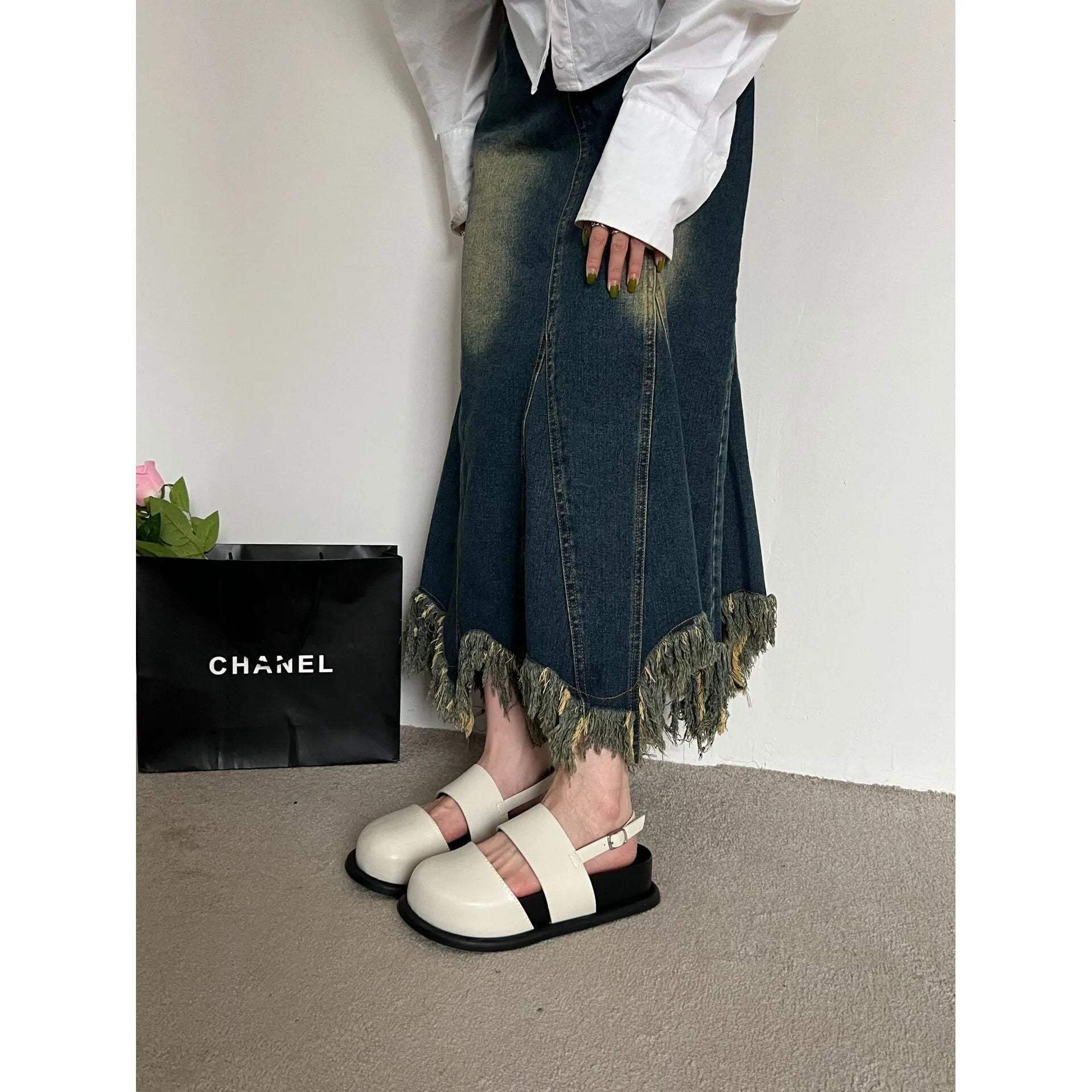 Retro raise-the-bottom closed-toe sandals with ankle-strap buckle in apricot colour