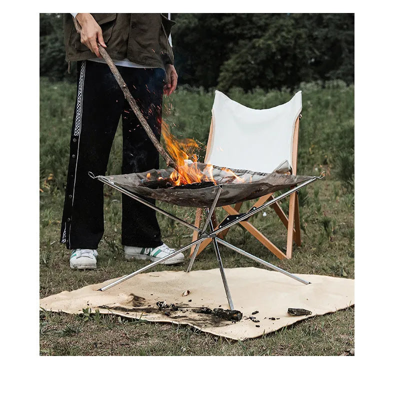 Stainless steel barbecue grill with included cooking net in silver finish