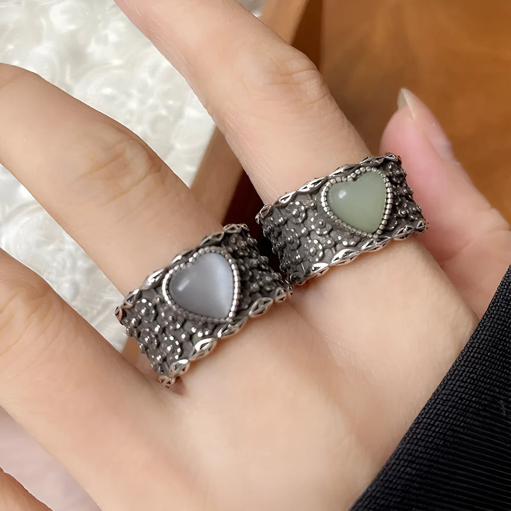 Adjustable heart-shaped ring with white copper plating and retro wide-faced design